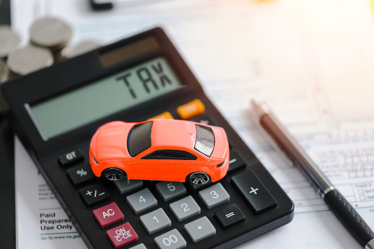 Jakie podatki przy sprzedaży auta